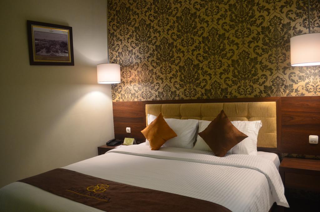 Hotel Safira Magelang Quarto foto