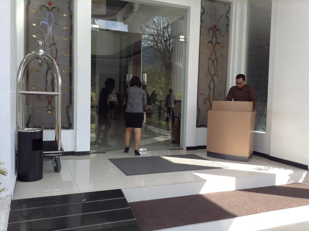 Hotel Safira Magelang Exterior foto